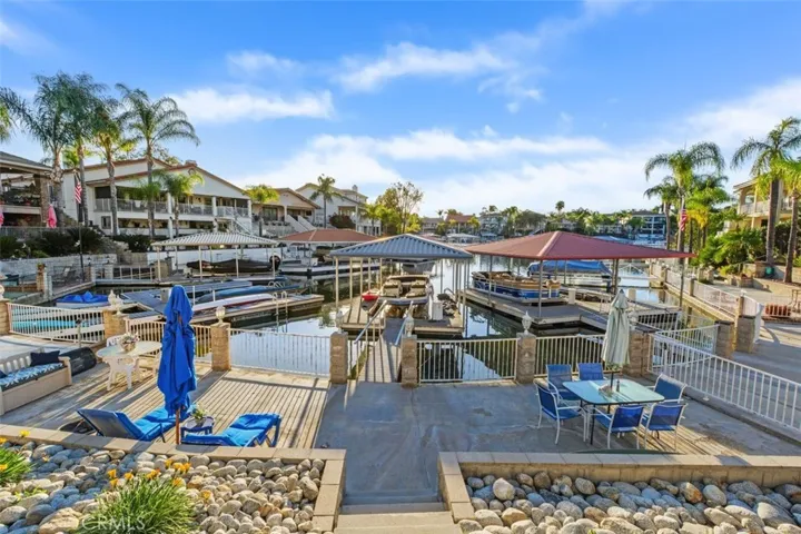 Seawall Covered U-Dock
View