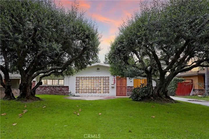 7333 Via Rio Nido, Downey, California 90241