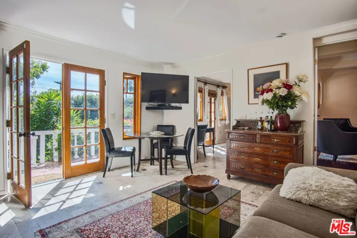 8298 Presson Place, Los Angeles, California 90069