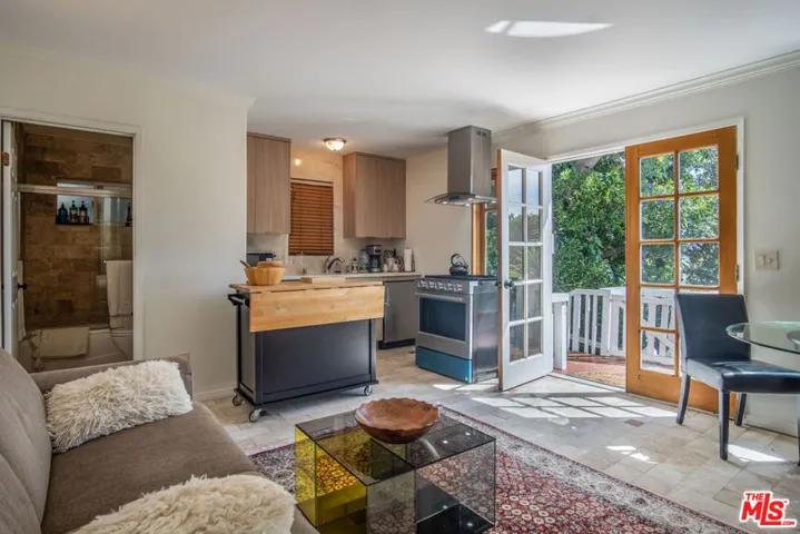 8298 Presson Place, Los Angeles, California 90069