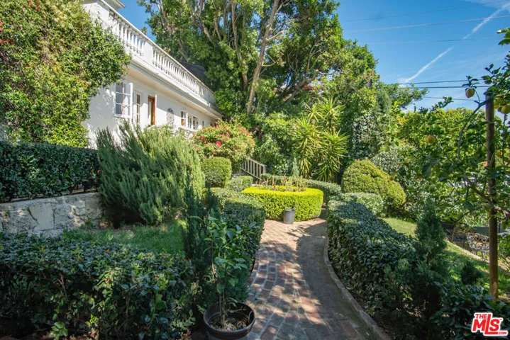 8298 Presson Place, Los Angeles, California 90069