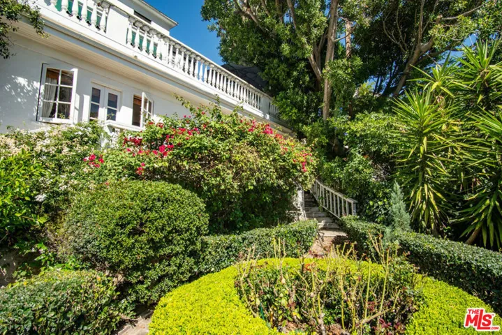 8298 Presson Place, Los Angeles, California 90069