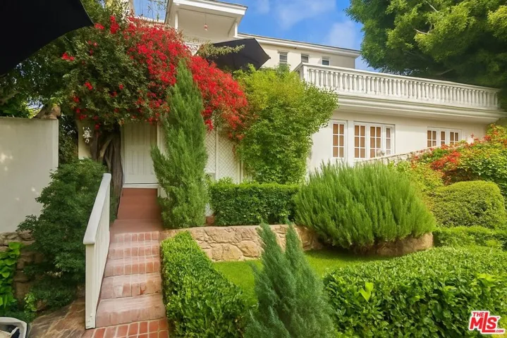 8298 Presson Place, Los Angeles, California 90069