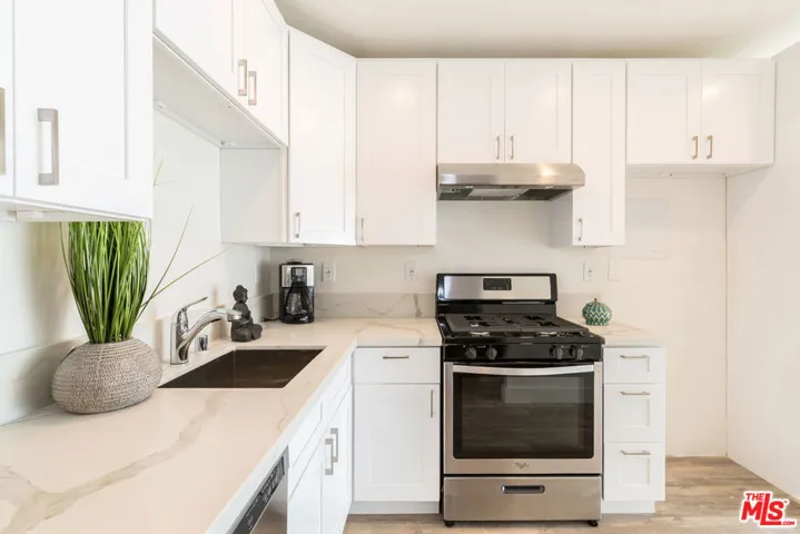 1836 The Strand, Hermosa Beach, California 90254