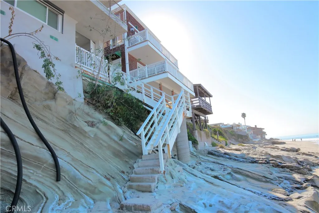 Stairs to climbdown to the beach