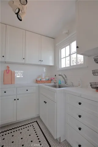 Guest Quarters Kitchen