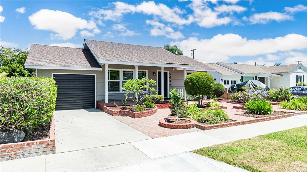 Welcome to the Adorable 5449 E. Fairbrook St. Long Beach, CA 90815