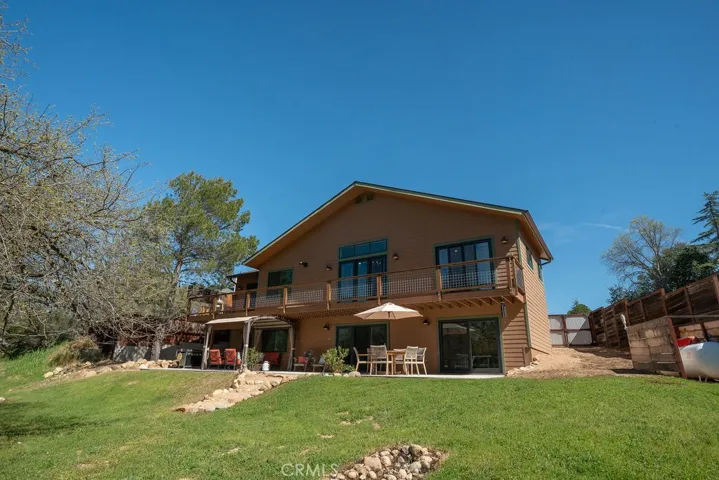 Large yard for entertaining