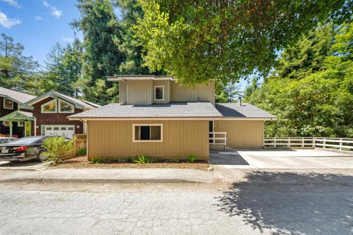 146 Aptos School Road, Aptos, California 95003