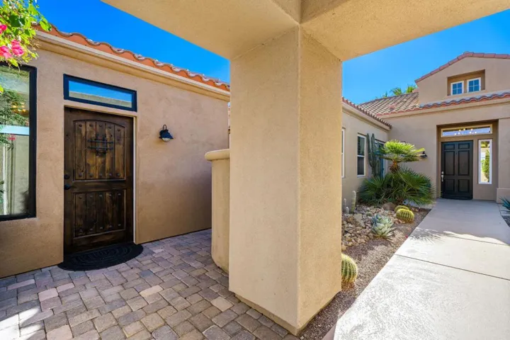 60-web-or-mls-16-print-EBBella_OPMG_1125