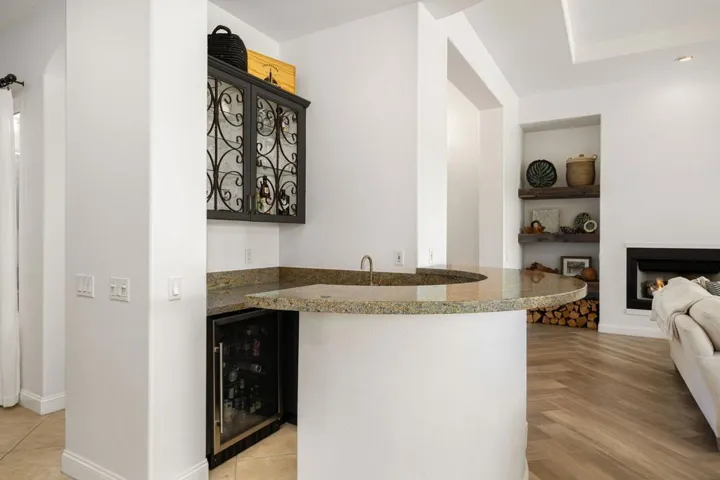 52-web-or-mls-27-print-EBBella_OPMG_1125