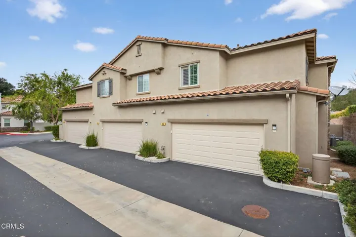32-web-or-mls-Upmarket Media-34Sec094