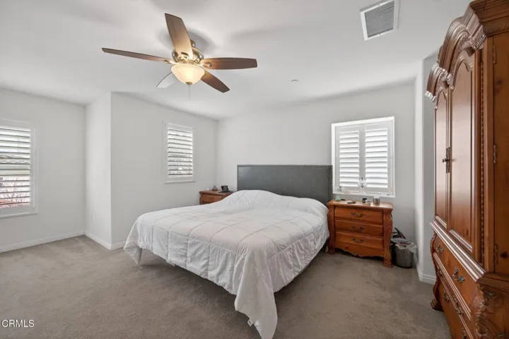 15-web-or-mls-Upmarket Media-34Sec043