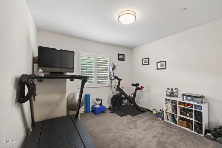 24-web-or-mls-Upmarket Media-34Sec074