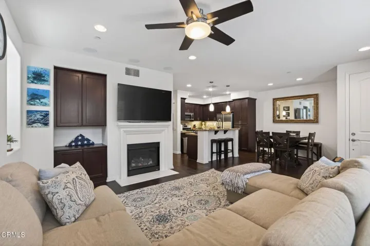 5-web-or-mls-Upmarket Media-34Sec013