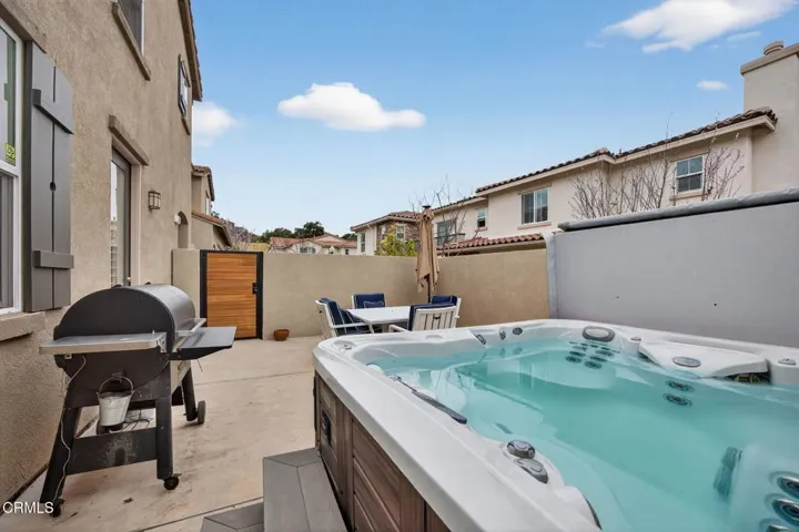 29-web-or-mls-Upmarket Media-34Sec086