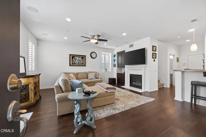 4-web-or-mls-Upmarket Media-34Sec010