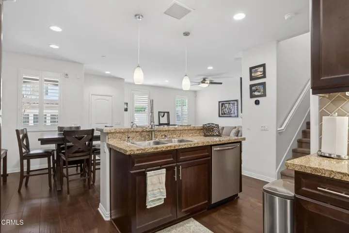 10-web-or-mls-Upmarket Media-34Sec030