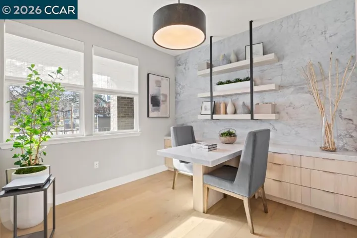 Office or bedroom on first floor