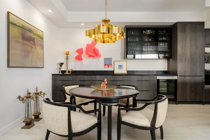 Breakfast nook and Beverage Area