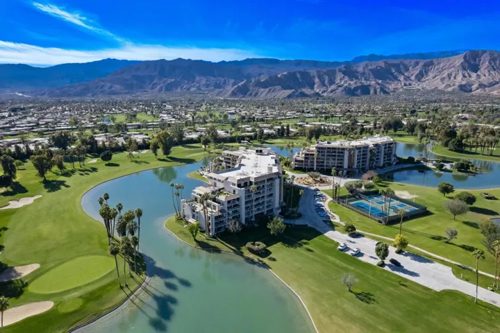 Desert Island, Rancho Mirage