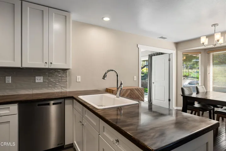 17-Kitchen
