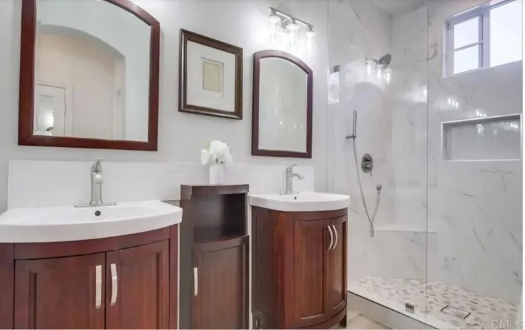 Master Bathroom - Walk in Shower