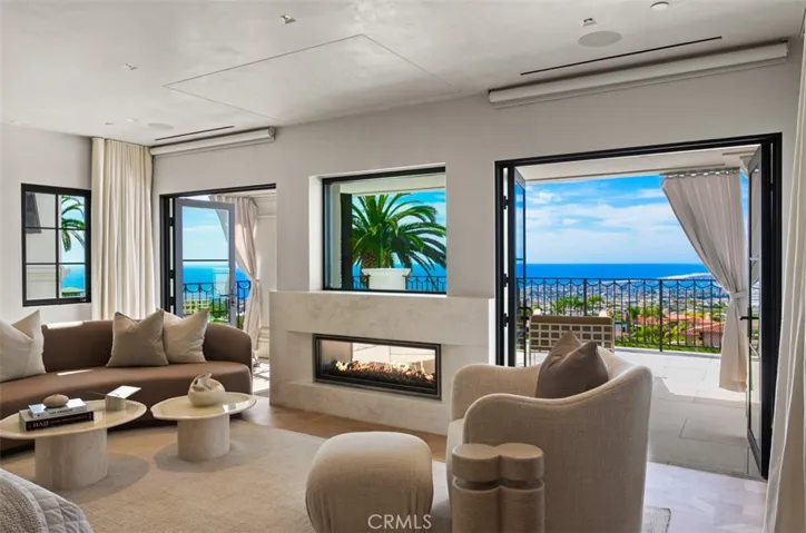Primary Suite w/ sit down ocean views