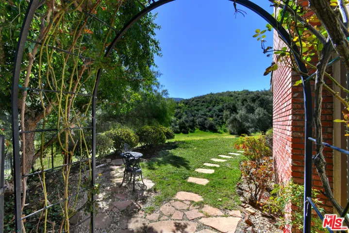 2317 Sierra Creek Road, Agoura Hills, California 91301