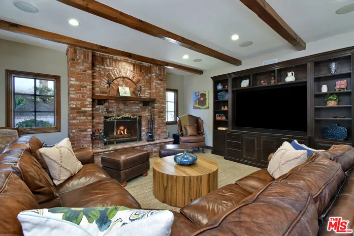 2317 Sierra Creek Road, Agoura Hills, California 91301