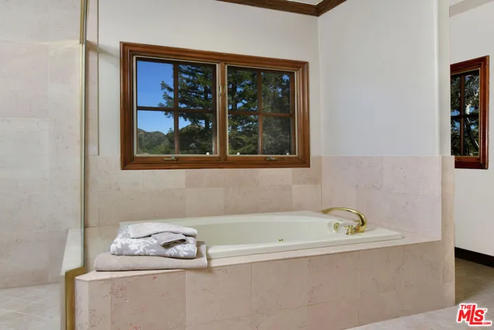2317 Sierra Creek Road, Agoura Hills, California 91301