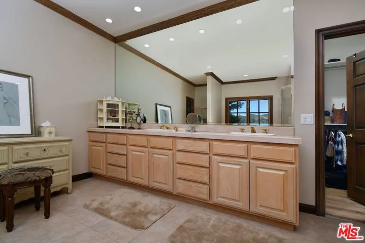 2317 Sierra Creek Road, Agoura Hills, California 91301
