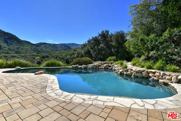2317 Sierra Creek Road, Agoura Hills, California 91301