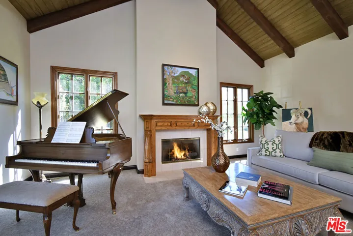 2317 Sierra Creek Road, Agoura Hills, California 91301