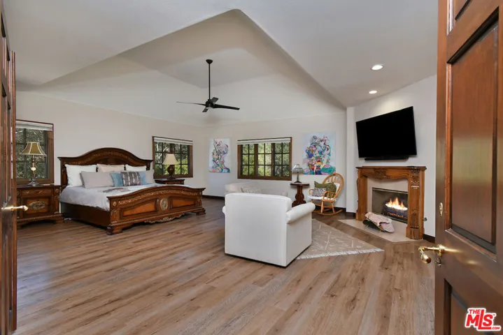 2317 Sierra Creek Road, Agoura Hills, California 91301