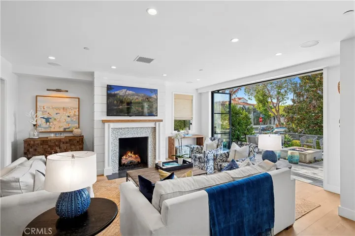 302 Orchid Avenue, Corona Del Mar, California 92625