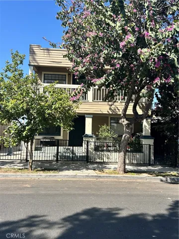 1119-1125 N. Loma Vista Dr.