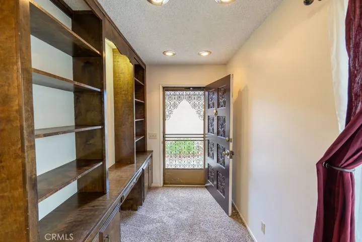 Private Entrance to Bonus/In-law Suite