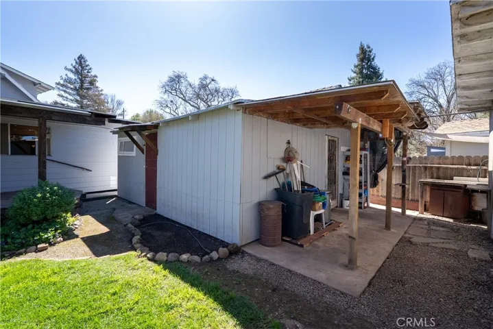 Are you an avid gardener or outdoor enthusiast? You'll appreciate the multiple garden sheds and gardening areas.