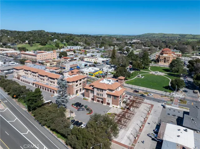 Downtown Atascadero offers a wonderful mix of entertainment, restaurants, shopping and more.