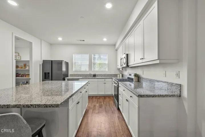 08-ApricotLn-7a1281fd7a