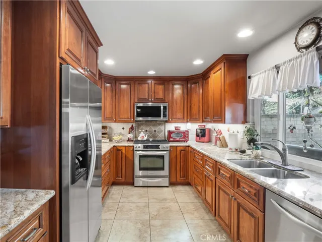 27015 Las Mananitas, Valencia, California 91354