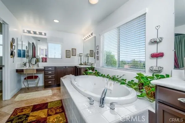 Separate Tub in the Main Bathroom