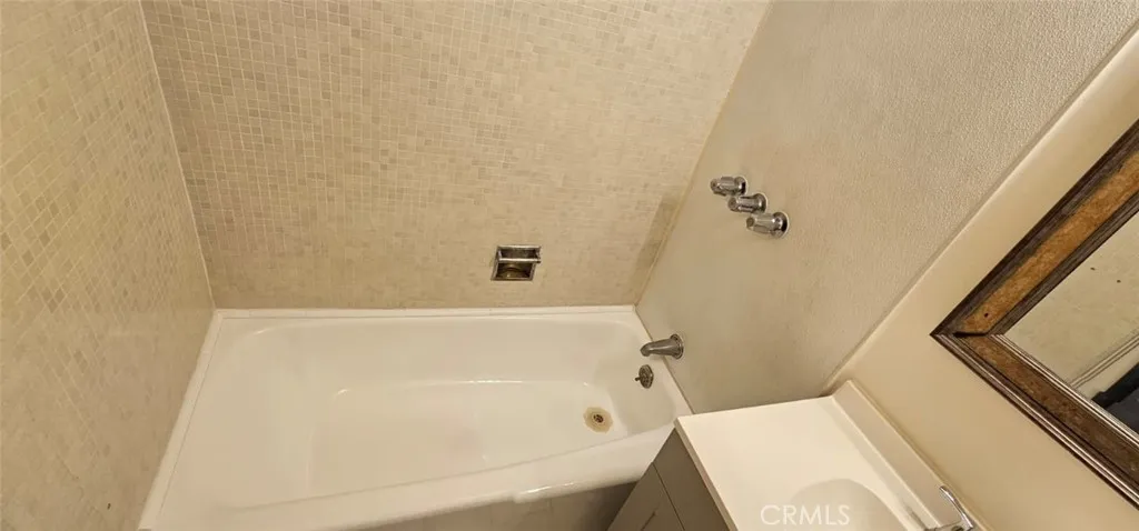Full Bathroom Amenities