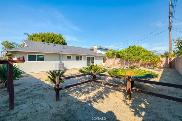9704 Lark Circle, Fountain Valley, California 92708
