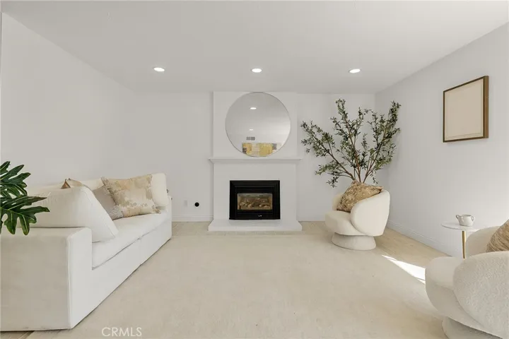 9704 Lark Circle, Fountain Valley, California 92708