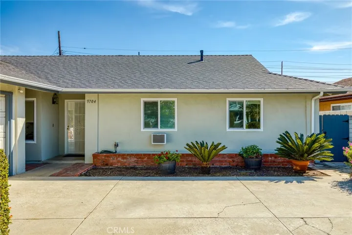 9704 Lark Circle, Fountain Valley, California 92708