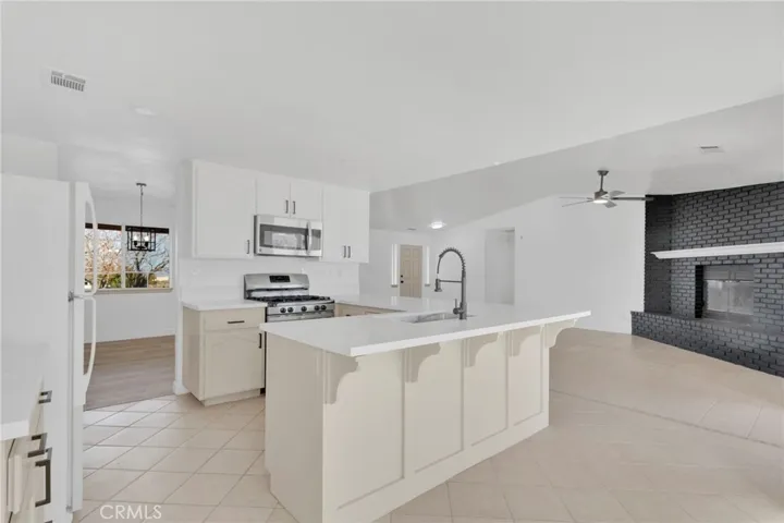 329 Lindero Road, Pinon Hills, California 92372