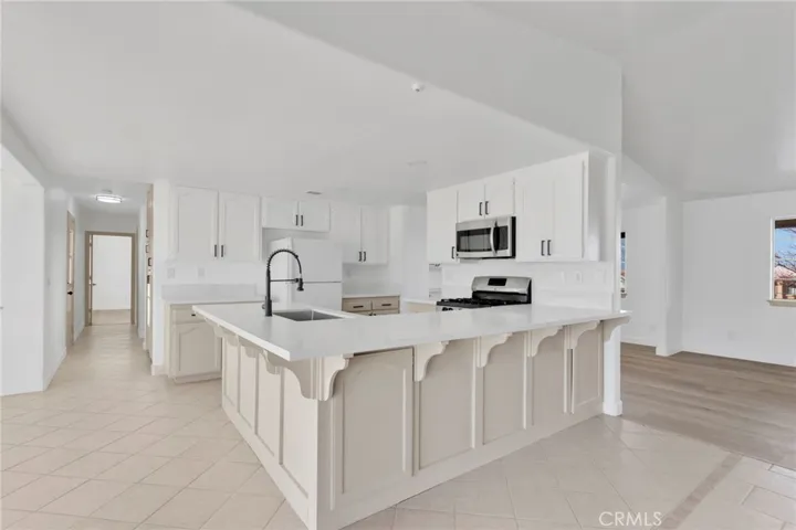 329 Lindero Road, Pinon Hills, California 92372