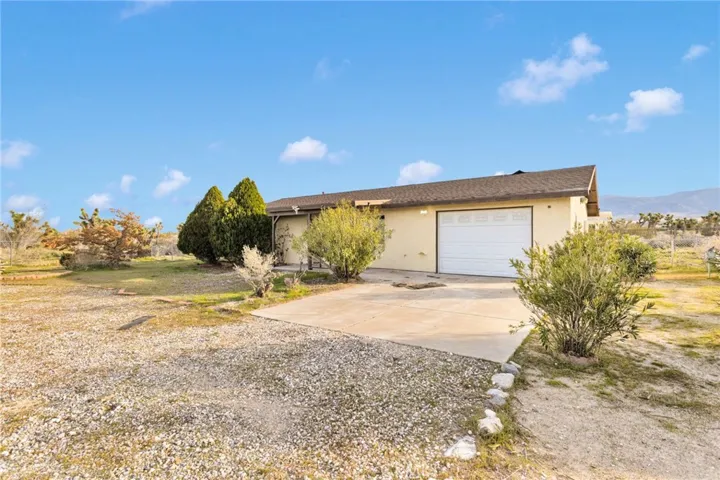 329 Lindero Road, Pinon Hills, California 92372